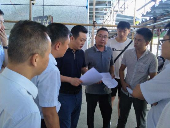 王曉視察青山、徐坊客運站改造工程進展情況