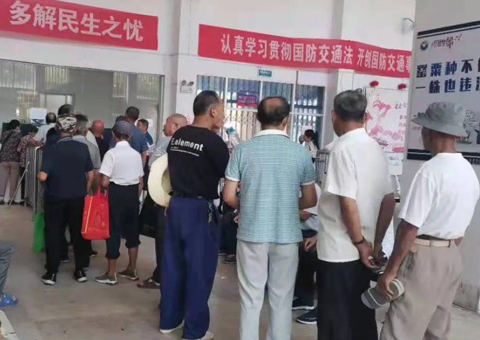 景德鎮(zhèn)長運：浮梁長運老年公交卡年審、換證工作全面展開