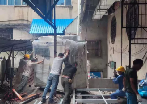 我為群眾辦實事 || 長運(yùn)物業(yè)：及時更換中央空調(diào) 保障商戶安然度夏