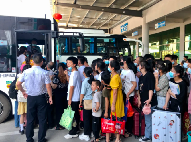 創(chuàng)新管理 || 暗訪(fǎng) “挑刺”——撫州長(zhǎng)運(yùn)服務(wù)質(zhì)量評(píng)價(jià)小組在行動(dòng)