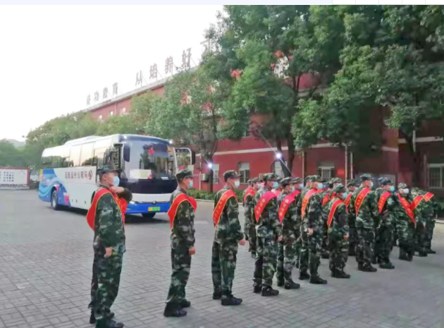 馬鞍山長客圓滿完成新生入校、學(xué)生實(shí)習(xí)、新兵入伍運(yùn)輸任務(wù)