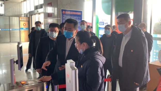 王曉一行督導(dǎo)南昌長(zhǎng)途汽車(chē)西站安全運(yùn)輸及疫情防控工作