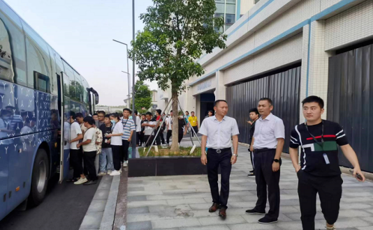 吉安長(zhǎng)運(yùn)：創(chuàng)新經(jīng)營模式 做強(qiáng)通勤業(yè)務(wù)