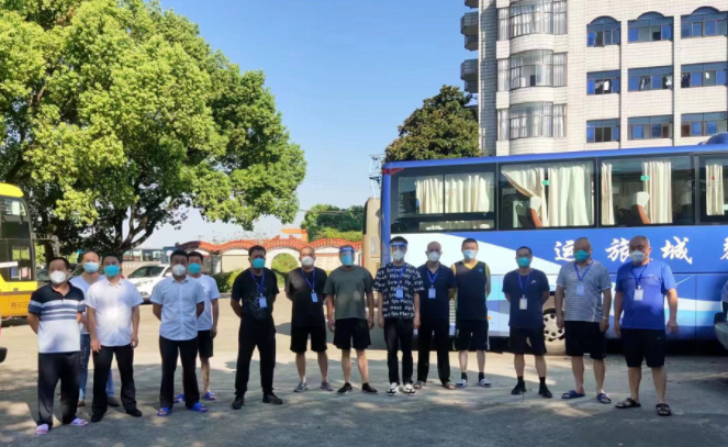 鷹潭長運 公司領(lǐng)導(dǎo)看望一線抗疫員工