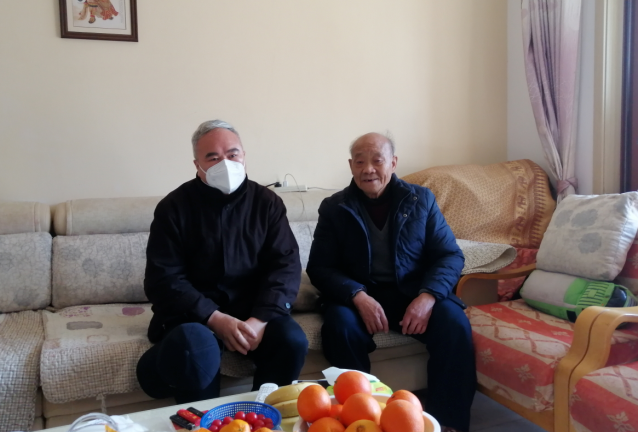 張小平、戴豪贛、黃俊、劉志堅慰問困難職工