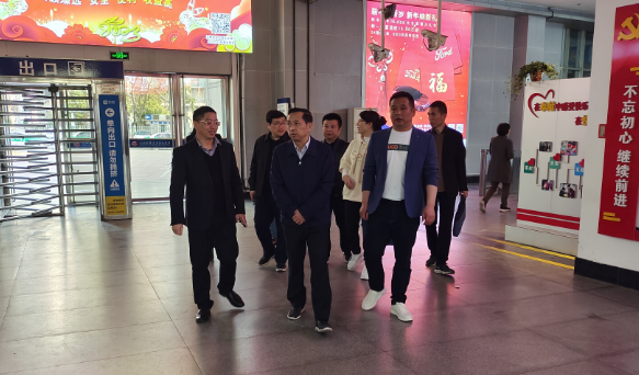 九江市委領(lǐng)導(dǎo)深入九江長(zhǎng)途汽車站調(diào)研文明城市創(chuàng)建工作
