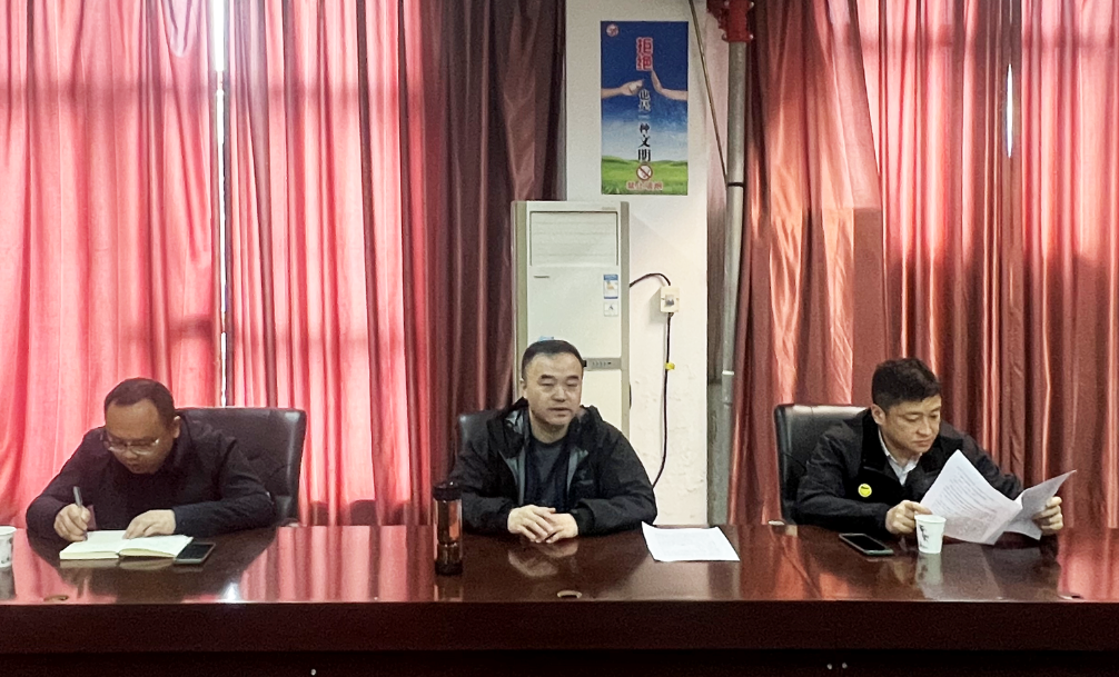 劉磊、占梁調(diào)研樂平長運公交公司安全和生產(chǎn)經(jīng)營情況