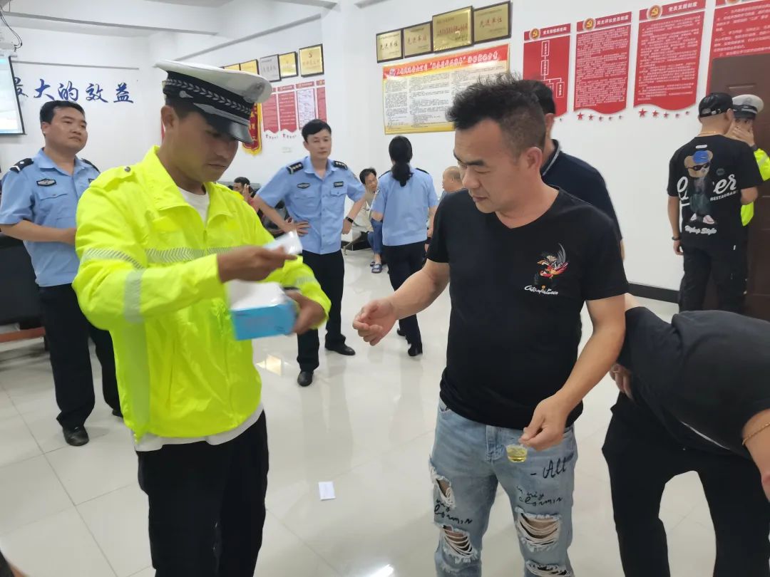 上饒汽運(yùn)：鉛山公司開(kāi)展駕駛員“毒品”尿檢專(zhuān)項(xiàng)行動(dòng)