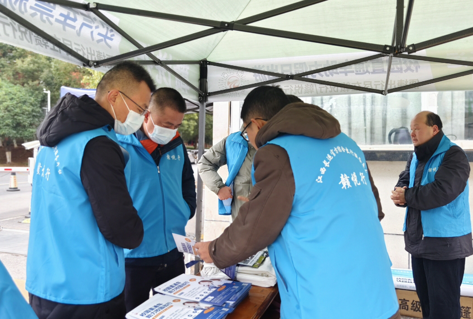 新余長運(yùn) 公司領(lǐng)導(dǎo)督導(dǎo)校園直通車推廣活動