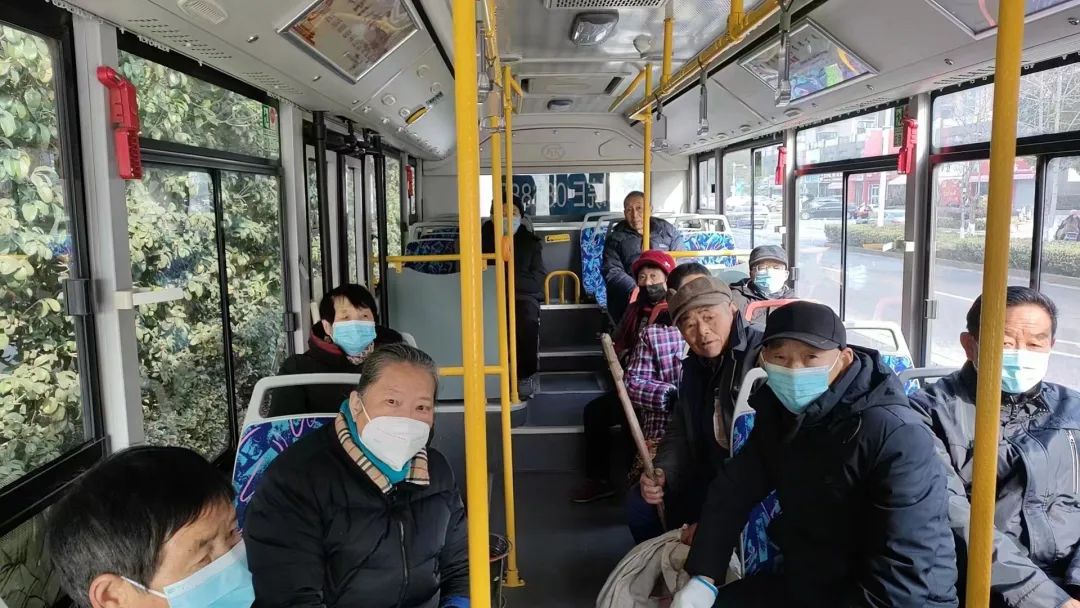 馬鞍山長(zhǎng)客?：201、204公交讓群眾“乘”心如意