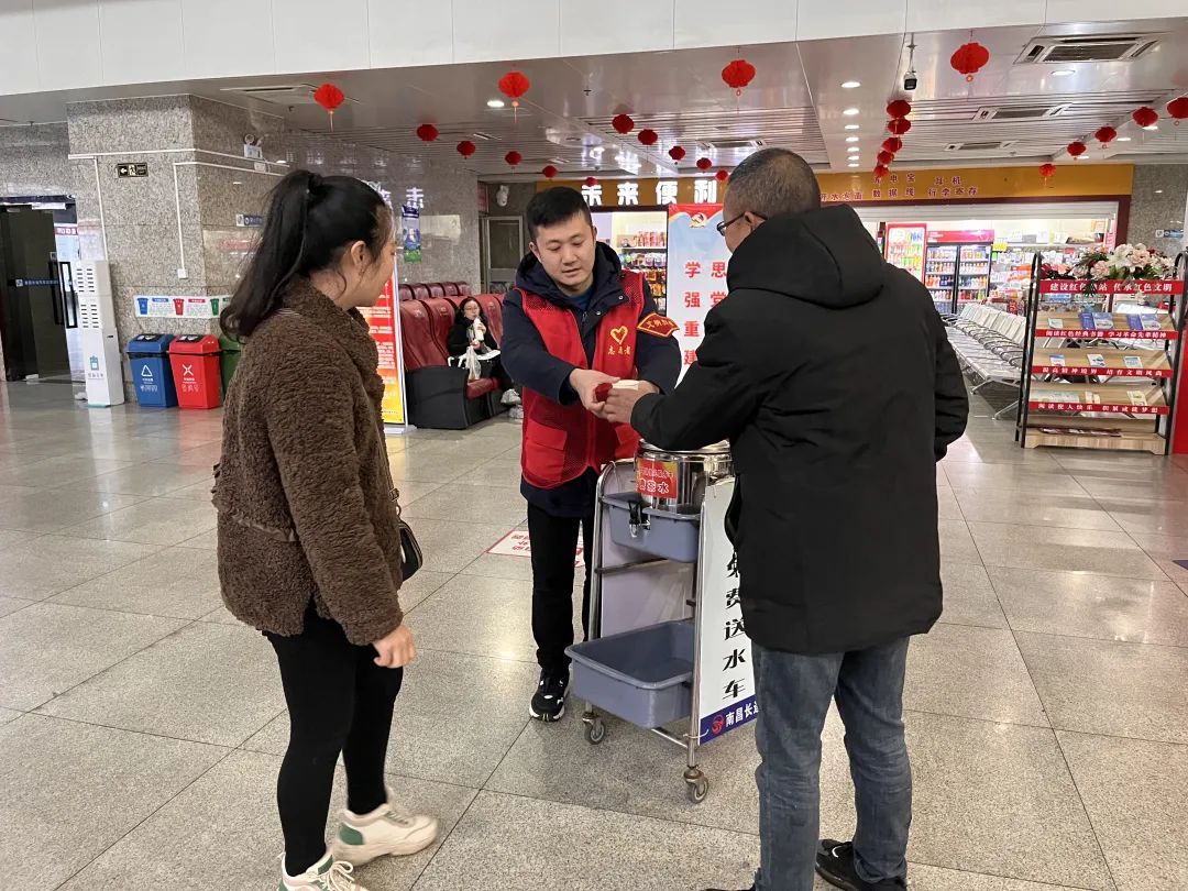 都市城際公交、大通物流：情滿三月學雷鋒