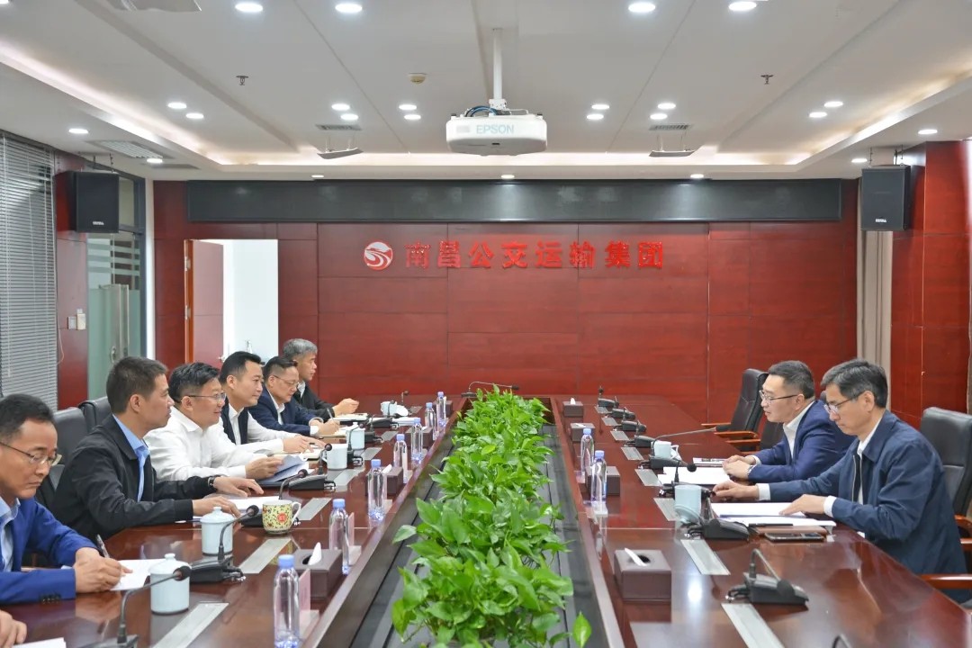 趙捷一行調(diào)研督導(dǎo)長(zhǎng)運(yùn)、公交假日安全營(yíng)運(yùn)工作 王曉陪同