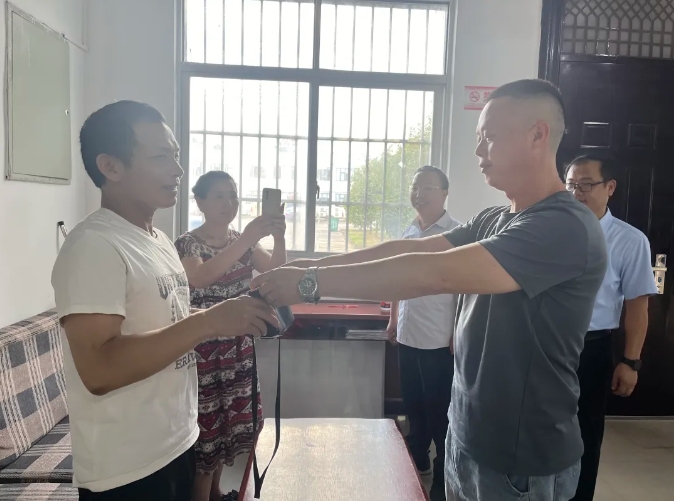 撫州長運:主動找尋失主 養(yǎng)老金“回家了”