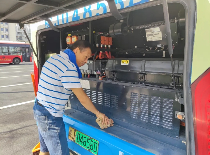 黃山長運:熱浪滾滾來 優(yōu)質服務依舊在