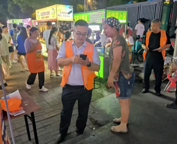 九江長運(yùn):干部職工齊下一線 開展站點(diǎn)巴士地推活動