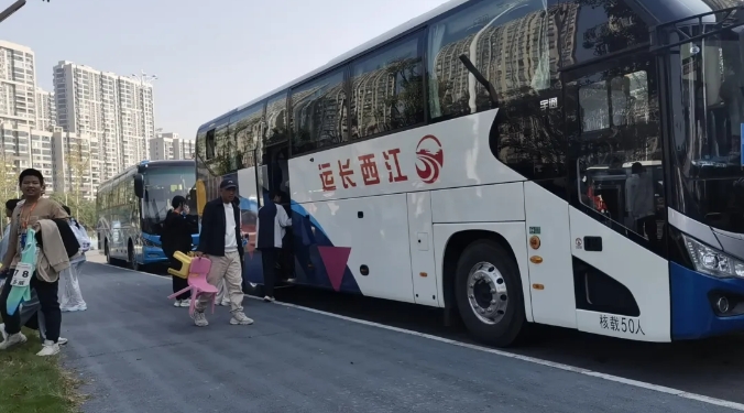 九江長運(yùn):圓滿完成省百縣青少年田徑運(yùn)動會運(yùn)輸保障任務(wù)