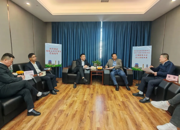 生產(chǎn)經(jīng)營(yíng) || 都市城際公交:文旅產(chǎn)業(yè)孵化園座談會(huì)在南昌全域旅游集散中心召開