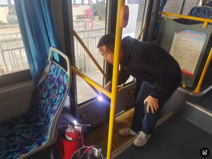 馬鞍山長(zhǎng)客 含山長(zhǎng)運(yùn)組織開(kāi)展車輛安全隱患排查工作