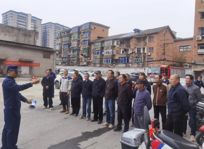 長運物業(yè):開展消防宣傳月消防實操實訓活動