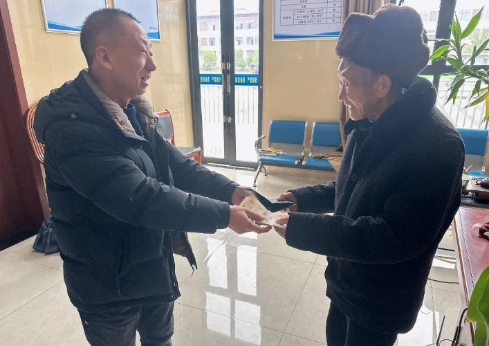 上饒汽運(yùn):你們都是好人?。? onmousewheel=