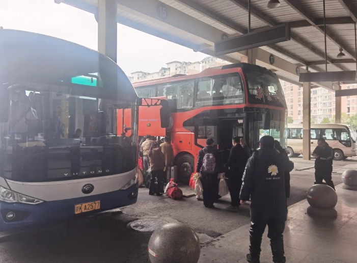 新余長(zhǎng)運(yùn)：積極應(yīng)對(duì)返程高峰 助力群眾復(fù)工復(fù)產(chǎn)