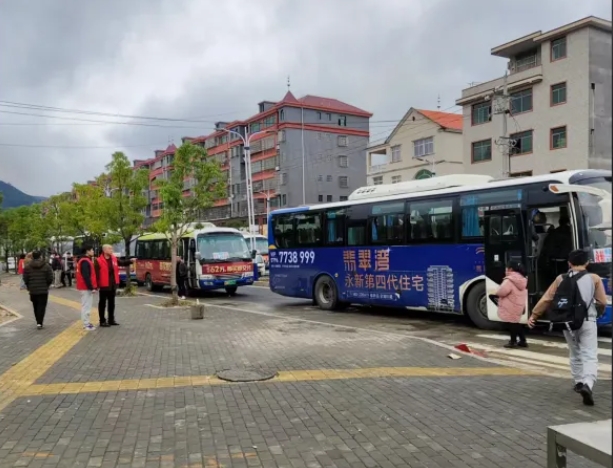 吉安公司:“周五直通車” 鋪就學子安心歸途