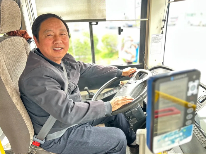 方向盤上的暖陽——楊端成的暖心軌跡