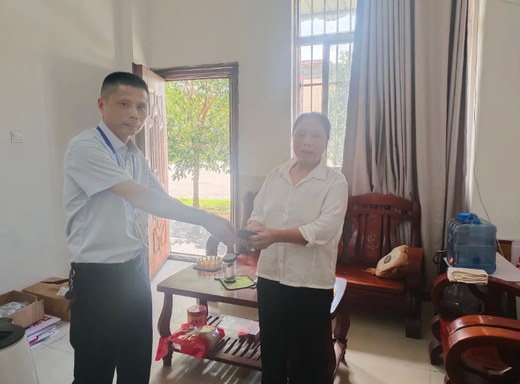 撫州長(zhǎng)運(yùn)：千元現(xiàn)金物歸原主