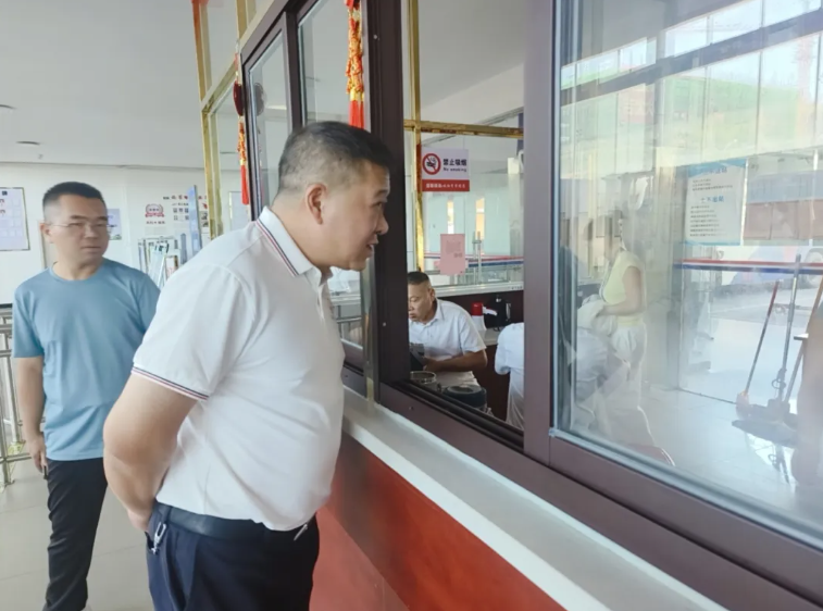 鷹潭長(zhǎng)運(yùn) 開(kāi)展夏季安全生產(chǎn)工作檢查